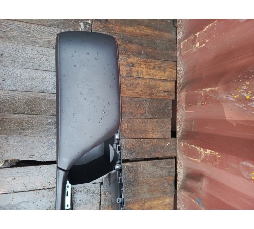 Центральная консоль с подлокотником