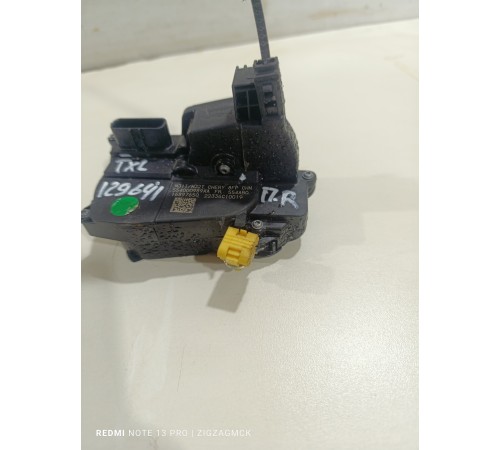 Замок двери передней правой