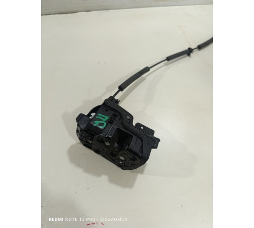 Замок двери передней правой