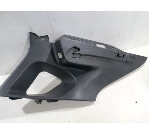 Обшивка задней стойки левая верхняя