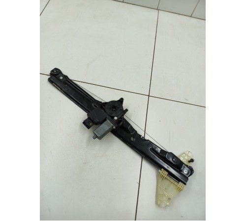 Стеклоподьемник передний правый