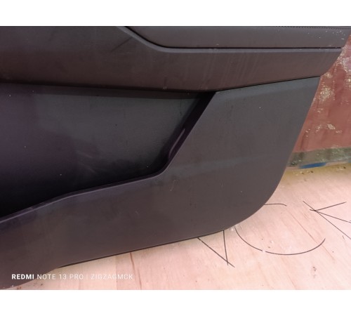 Обшивка двери передняя правая