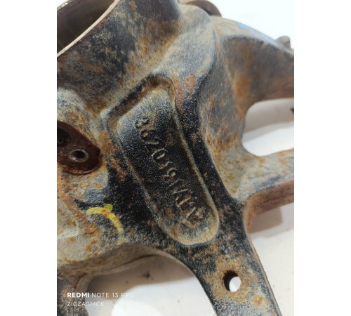 Кулак подвески задний левый, цапфа