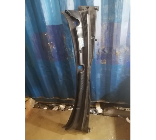 Жабо лобового стекла под дворники