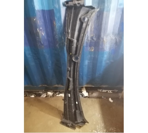 Жабо лобового стекла под дворники