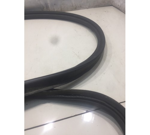 Уплотнитель багажника