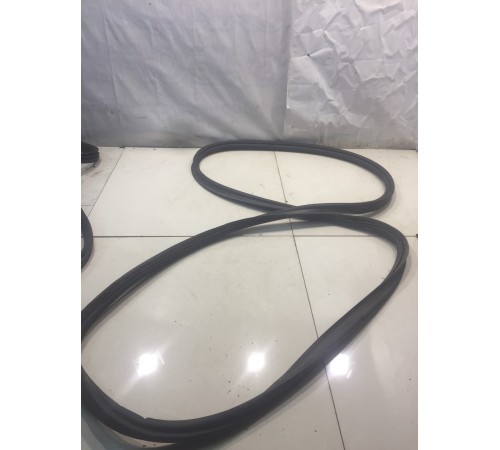 Уплотнитель багажника