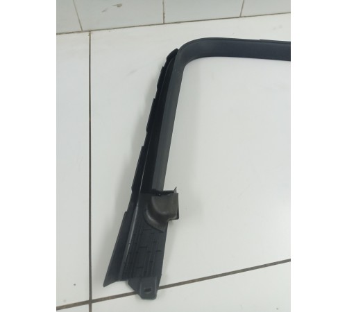 Накладка двери задняя левая