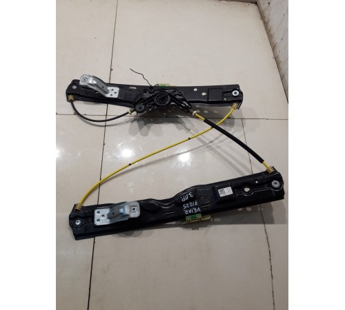 Стеклоподъёмник (задний, правый)