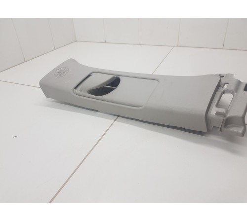 Обшивка центральной стойки правая верхняя