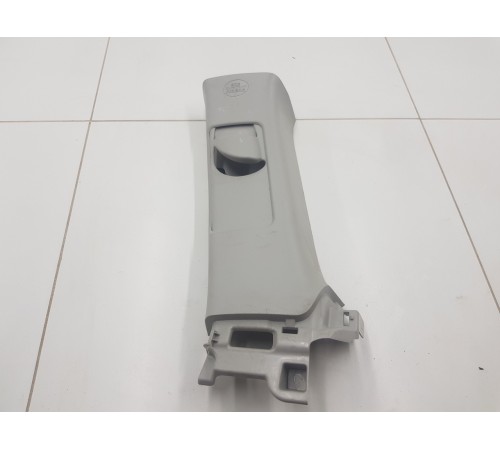 Обшивка центральной стойки правая верхняя