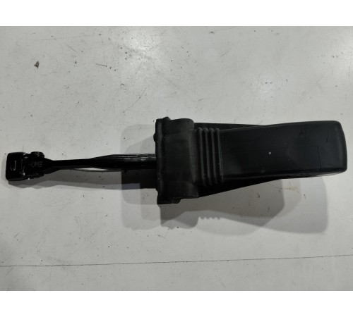 Ограничитель двери(задний правый)