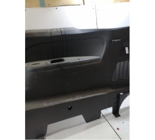 Обшивка багажника правая
