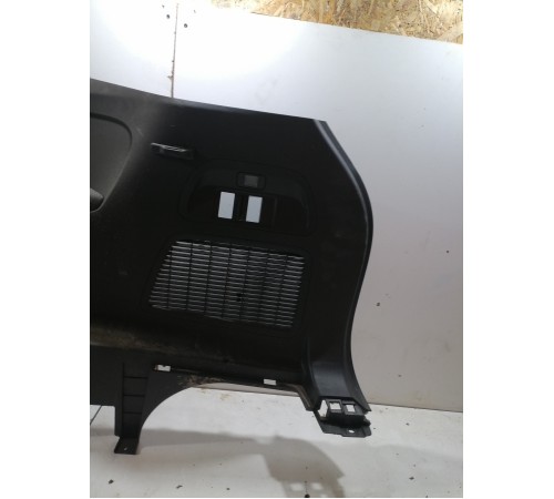 Обшивка багажника правая