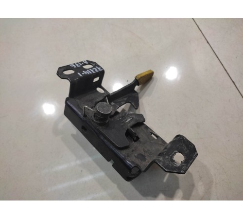 Замок капота