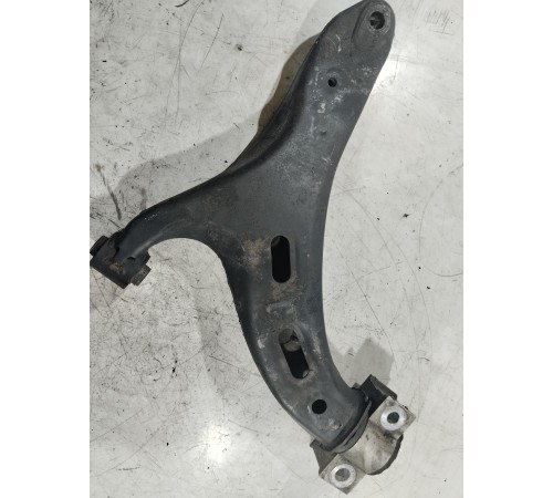 Рычаг подвески (передний правый)