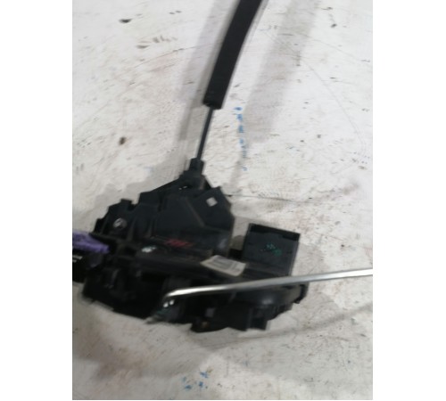 Замок двери передний левый