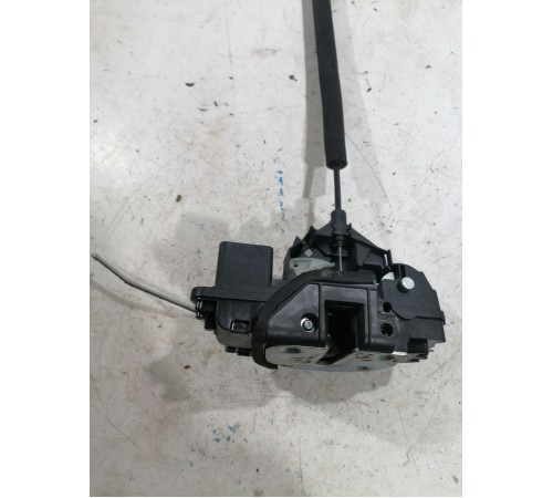 Замок двери передний левый