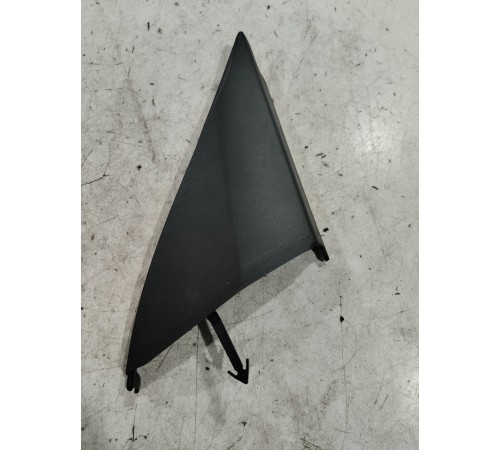 Угол двери внутренний (передний правый)