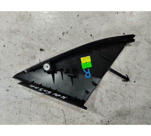 Угол двери внутренний (передний правый)