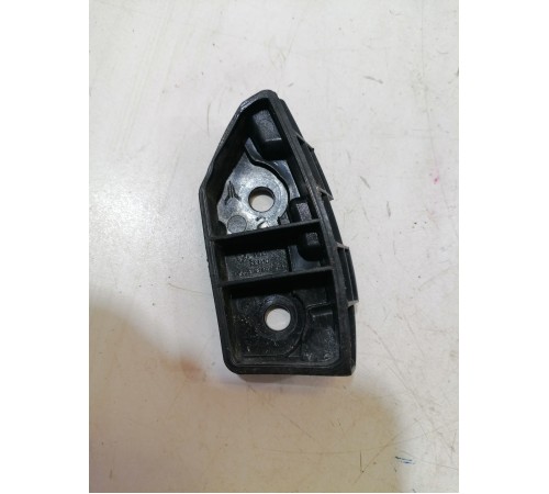 Кронштейн переднего бампера правый