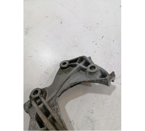 Кронштейн генератора