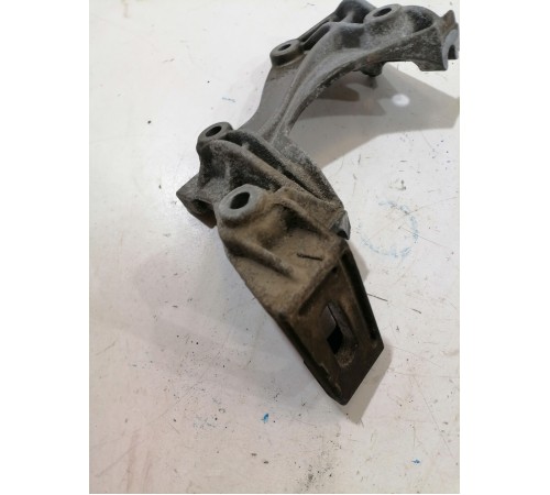 Кронштейн генератора