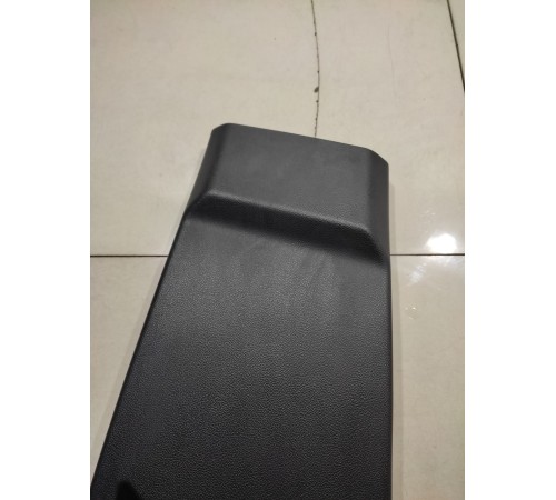 Обшивка центральной стойки(левая нижняя)