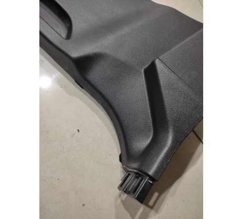 Обшивка центральной стойки(левая нижняя)