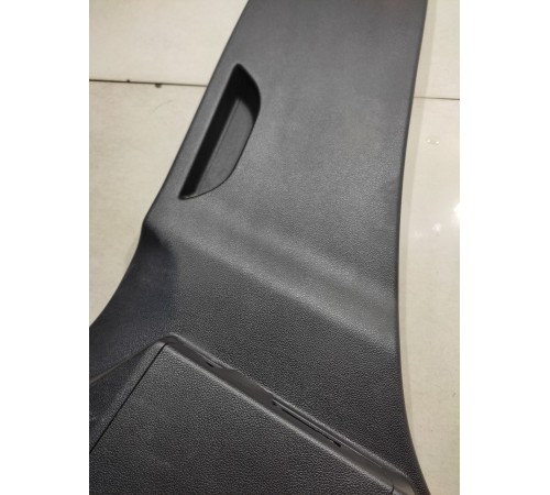 Обшивка центральной стойки(левая нижняя)