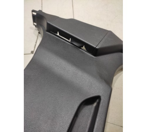 Обшивка центральной стойки(левая нижняя)