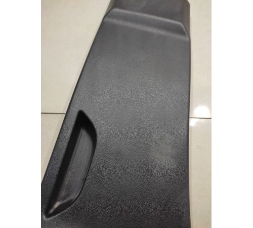 Обшивка центральной стойки(левая нижняя)