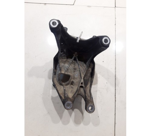 Опора двигателя(правая)