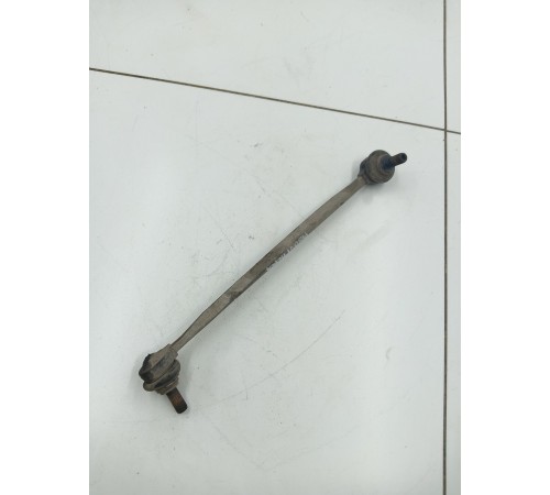 Стойка переднего стабилизатора