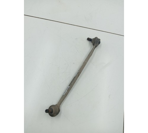 Стойка переднего стабилизатора