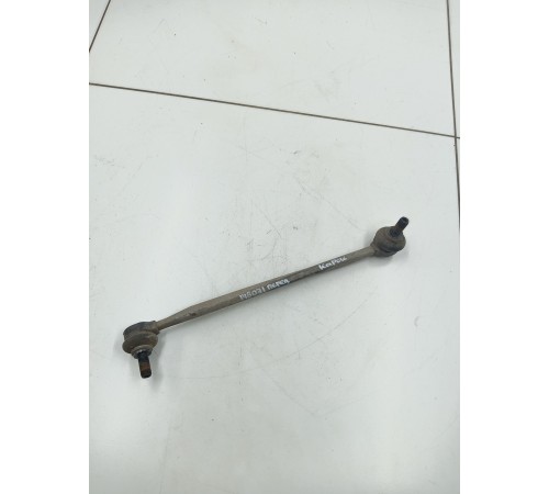 Стойка переднего стабилизатора