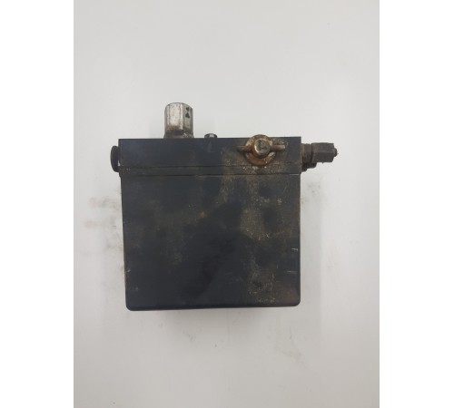 Насос подъема кабины