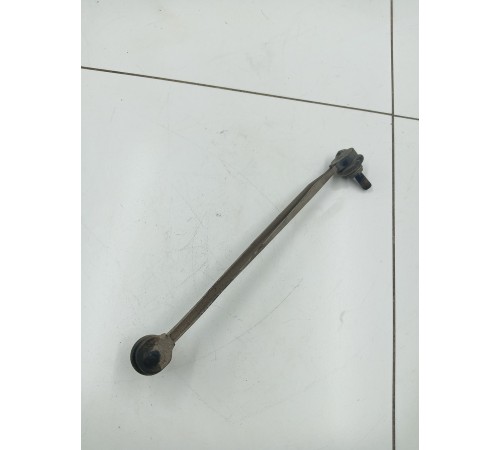 Стойка переднего стабилизатора