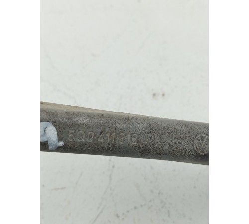 Стойка переднего стабилизатора