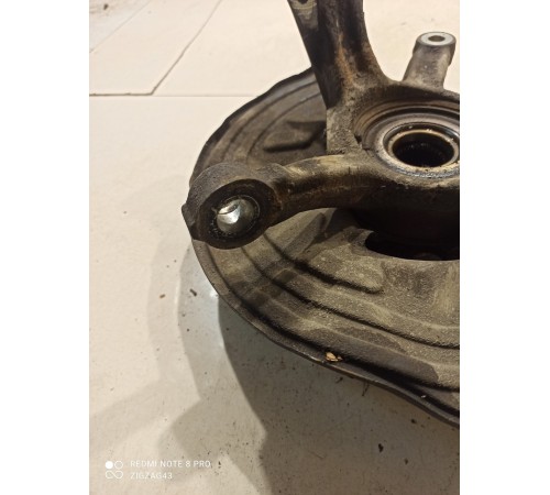 Поворотный кулак(передний левый)