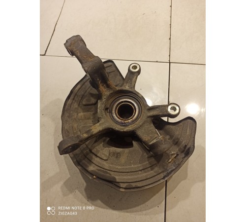 Поворотный кулак(передний левый)