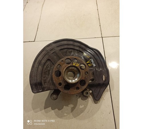 Поворотный кулак(передний левый)