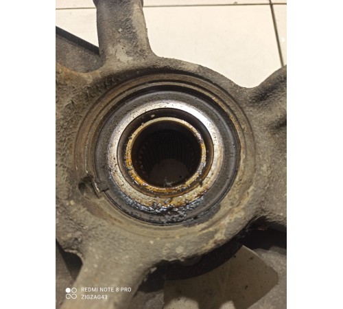 Поворотный кулак(передний левый)