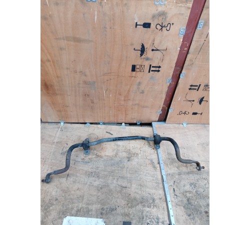 Стабилизатор передний