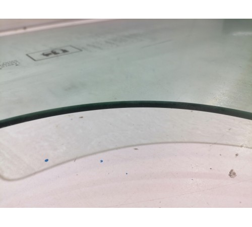 Стекло двери переднее правое