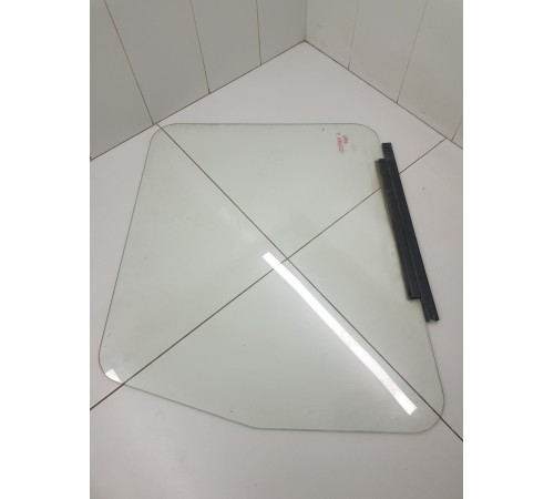 Стекло двери левое