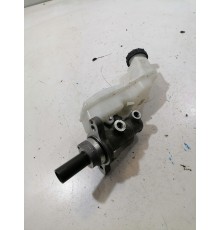 Главный тормозной цилиндр с бачком