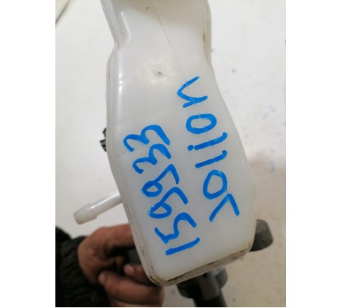 Главный тормозной цилиндр с бачком