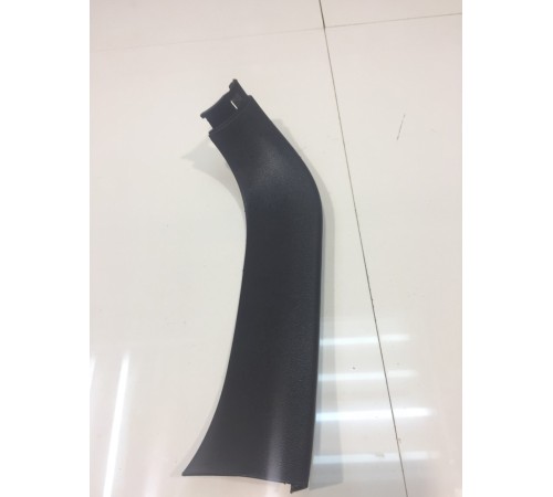 Накладка крышки багажника левая верхняя