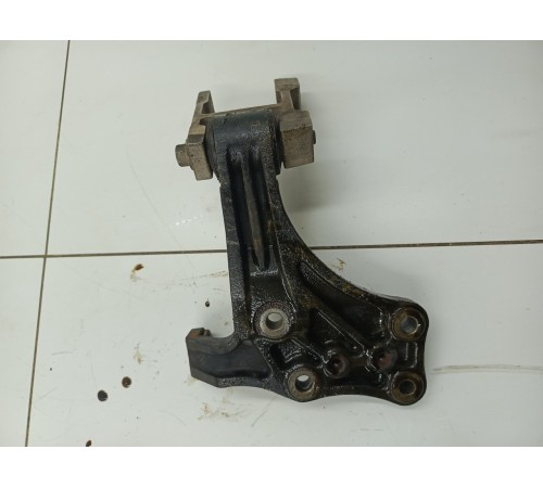 Кронштейн двигателя задний